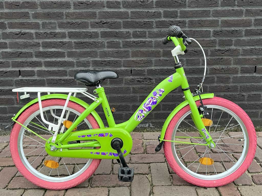 - Girlpower_18_Apple_Green_01.jpg - Girlpower_18_Apple_Green_01.jpg
